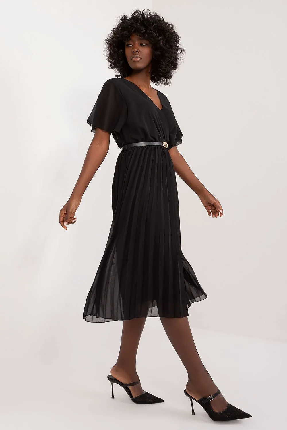 Chic Pleated Midi Dress for Effortless Elegance