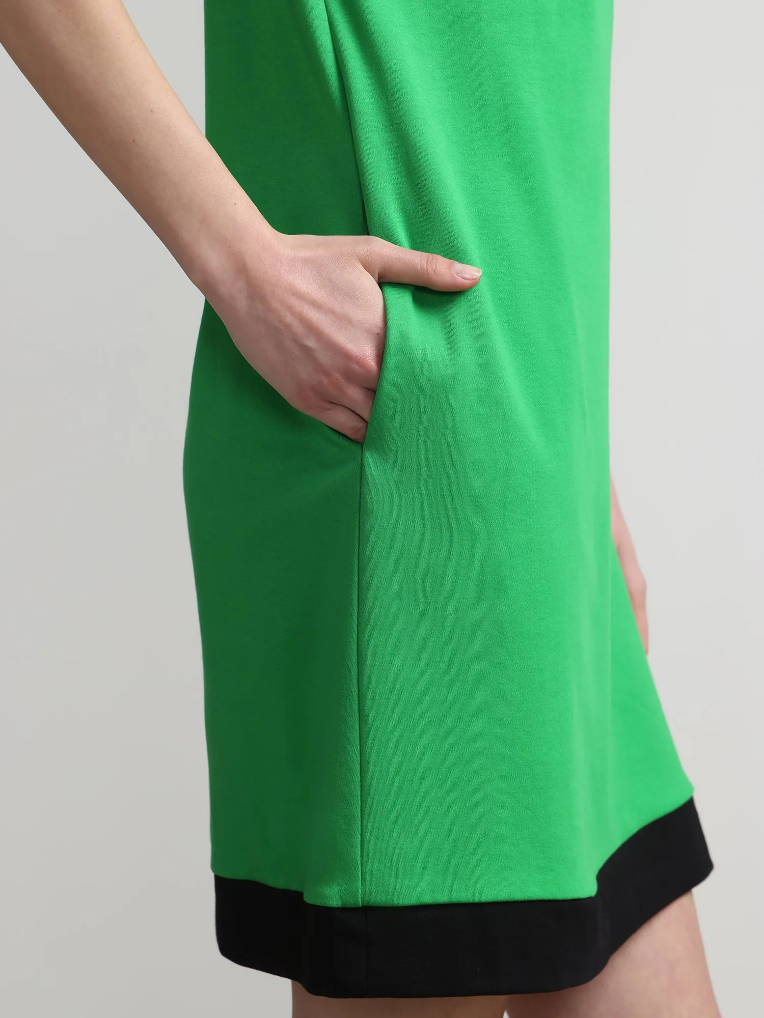 Petite Colorblock-Trim T-Shirt Shift Dress - City Knits